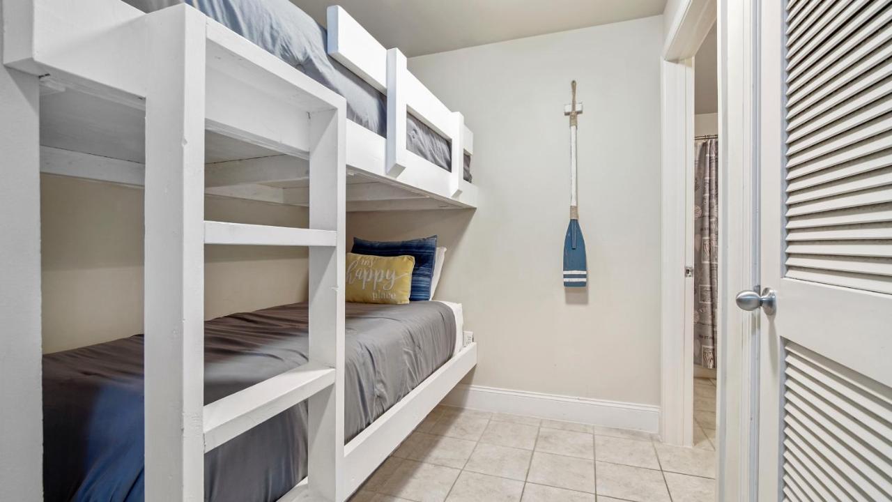 Laketown Wharf #1203 By Nautical Vacation Panama City Beach