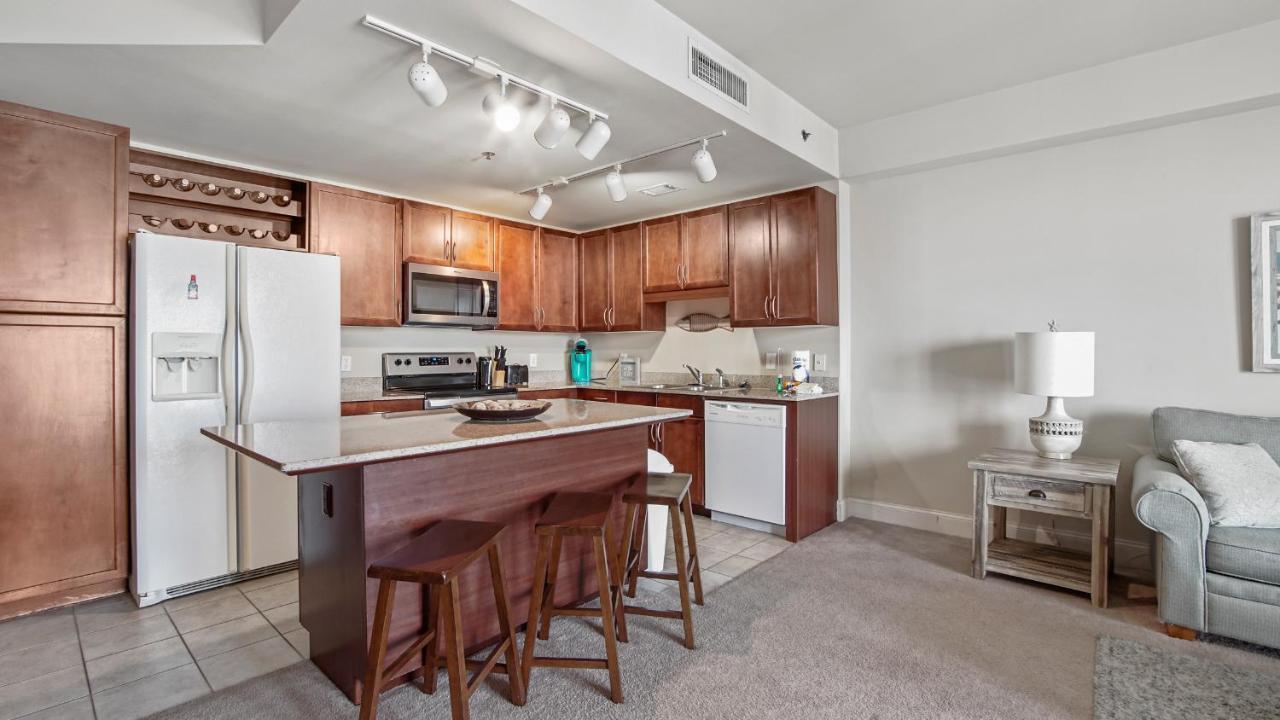 Laketown Wharf #1203 By Nautical Vacation